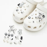 Hot New 1 Set Cute Hole Shoe Charms Brand Designer Shoes Charms Bling Accessories Fashion rhinestone Buckle Shoe Decoration