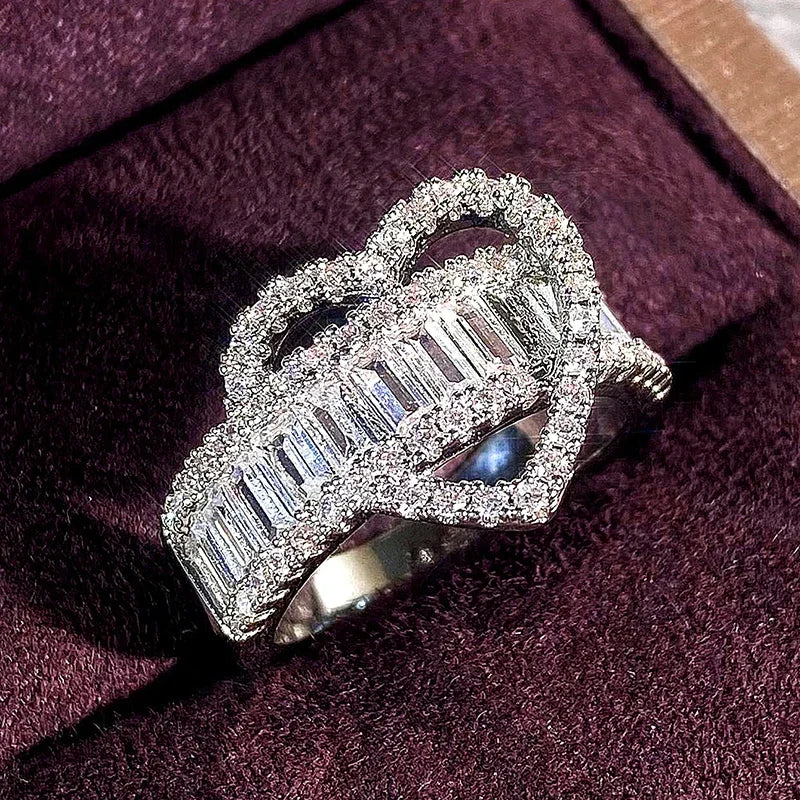 Huitan Unique Irregular Heart Designed Finger Rings for Women Bling Bling Cubic Zirconia Accessories Wedding Attractive Jewelry