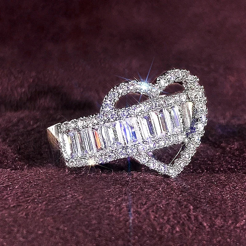 Huitan Unique Irregular Heart Designed Finger Rings for Women Bling Bling Cubic Zirconia Accessories Wedding Attractive Jewelry