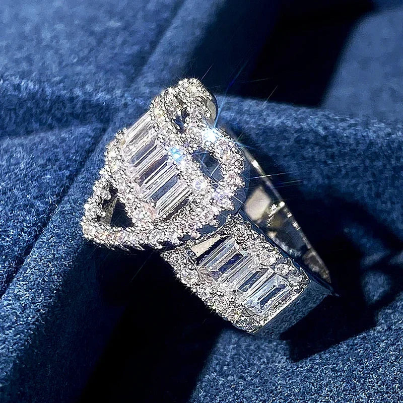 Huitan Unique Irregular Heart Designed Finger Rings for Women Bling Bling Cubic Zirconia Accessories Wedding Attractive Jewelry