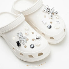 Hot New 1 Set Cute Hole Shoe Charms Brand Designer Shoes Charms Bling Accessories Fashion rhinestone Buckle Shoe Decoration